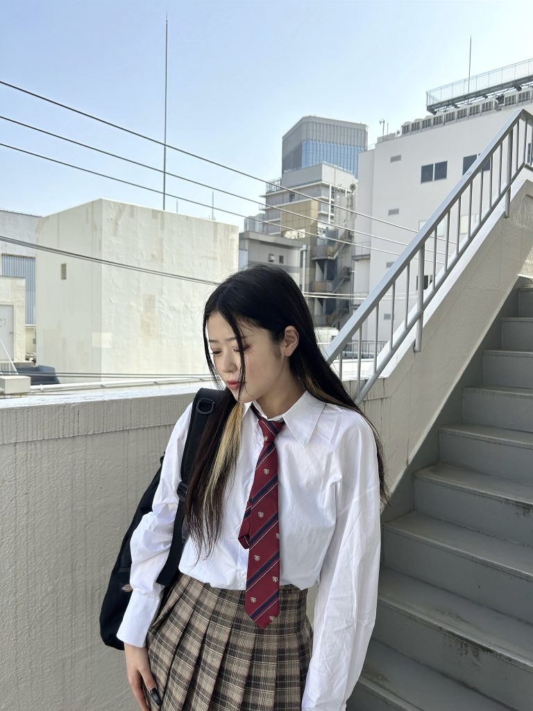 2023年制服コーディネート｜SPINNSがオススメする制服着崩しコーデ